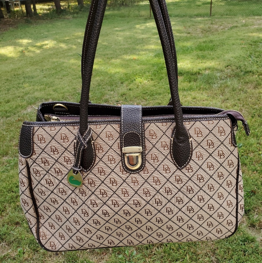 DOONEY  & BOURKE SHOULDER BAG